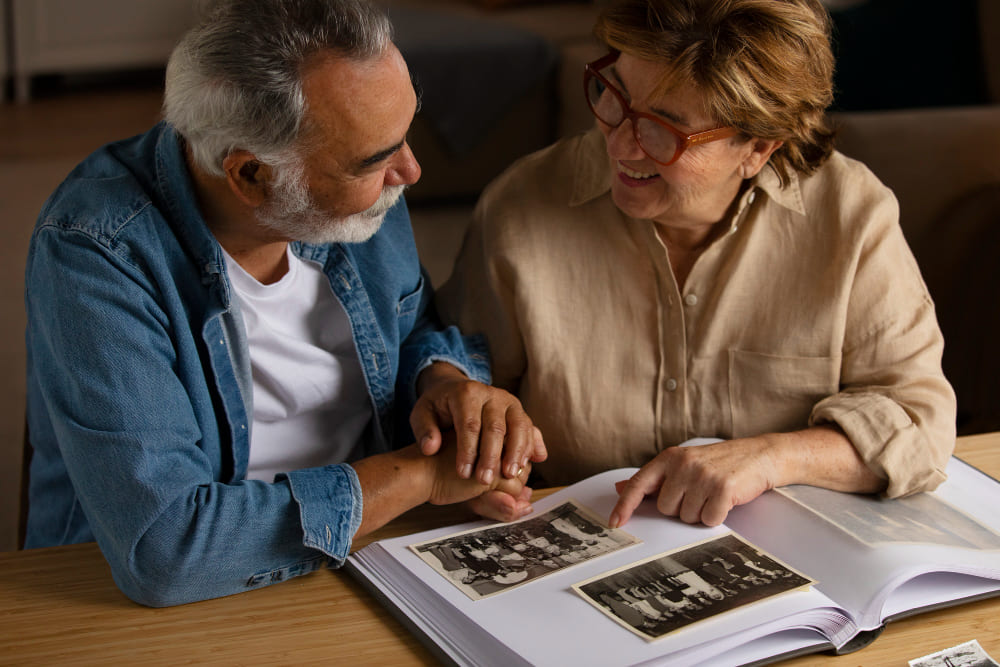 Senior couple sharing memories together as part of supportive dementia and memory care in Cincinnati, OH